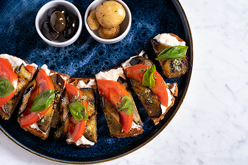 Patlıcan ve Keçi Peynirli Tartine