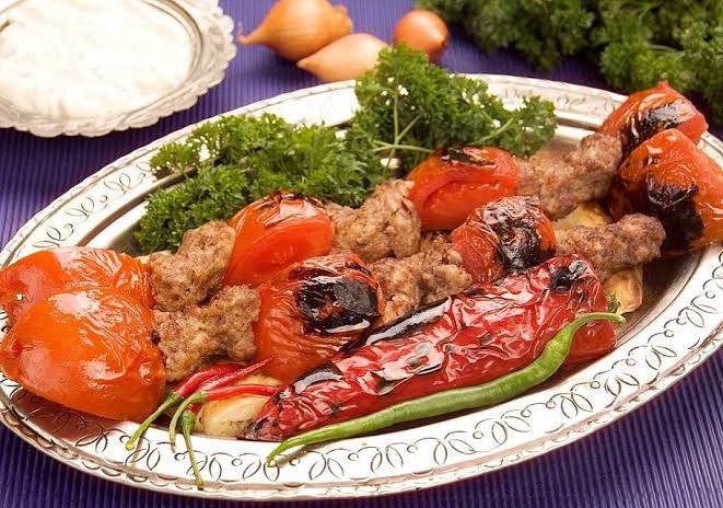 DOMATESLİ KEBAP